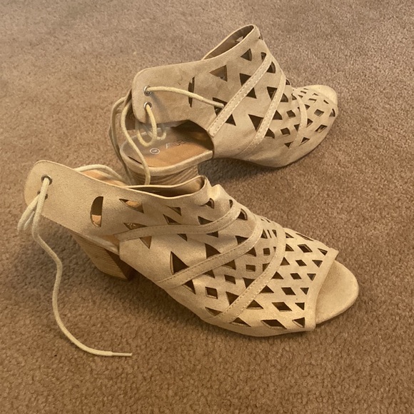 ARDENE Heels - Picture 2 of 3